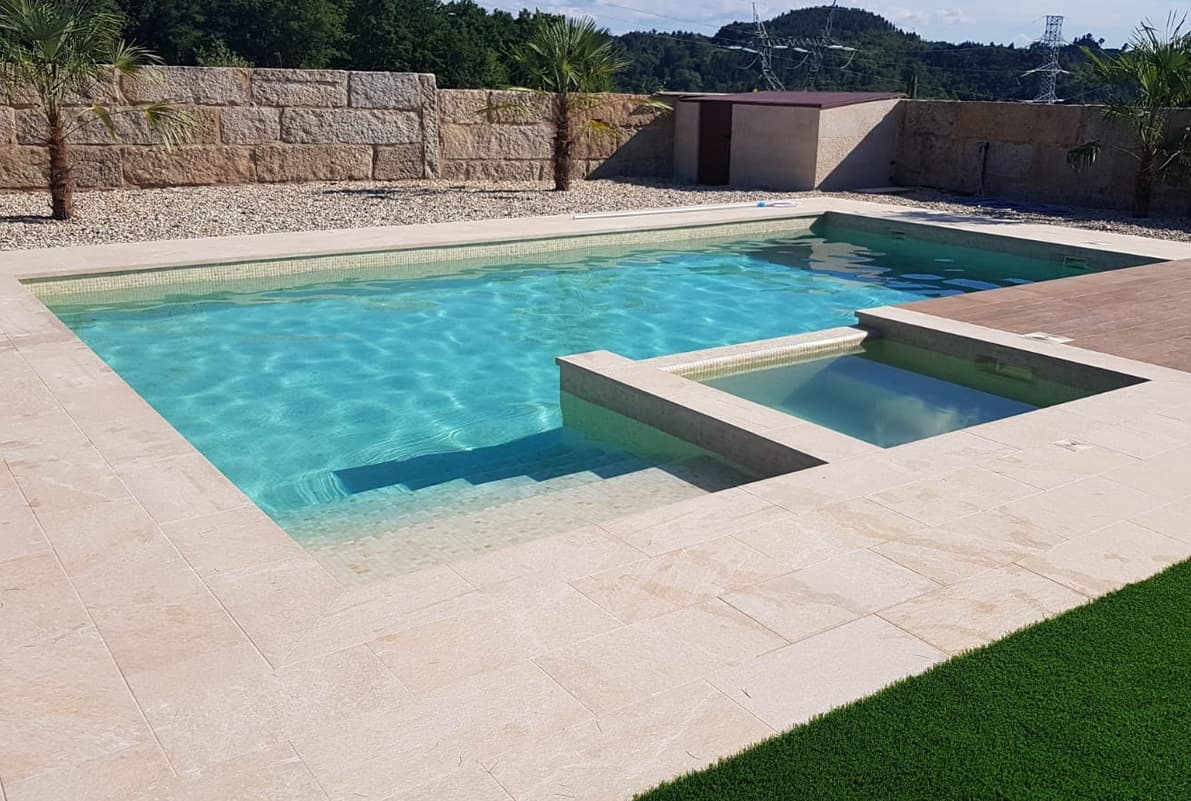 Construcción, reformas y equipamiento de piscinas en Ourense